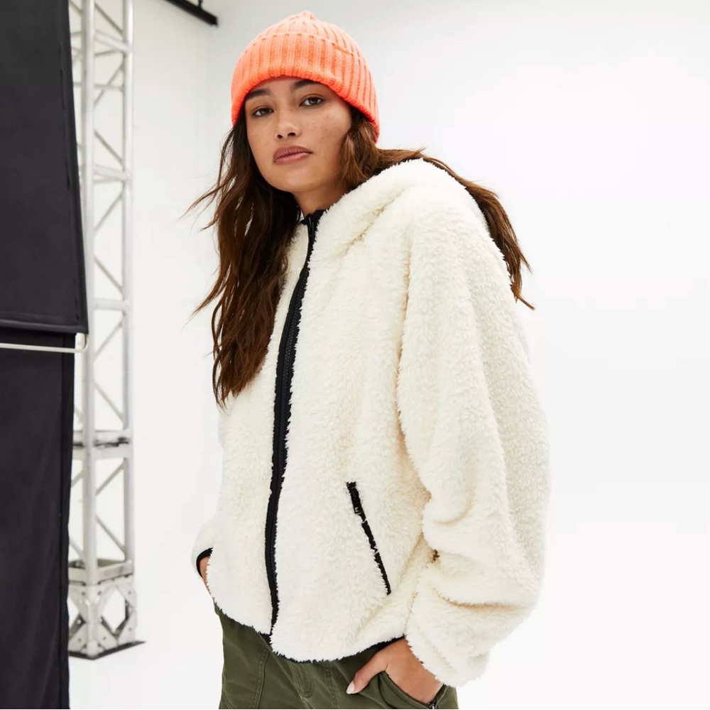 Tna Aritzia fleece zip up jacket